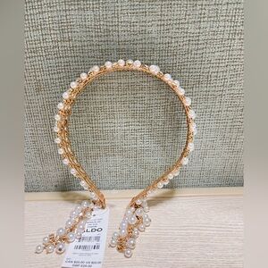 It headpiece for ALDO